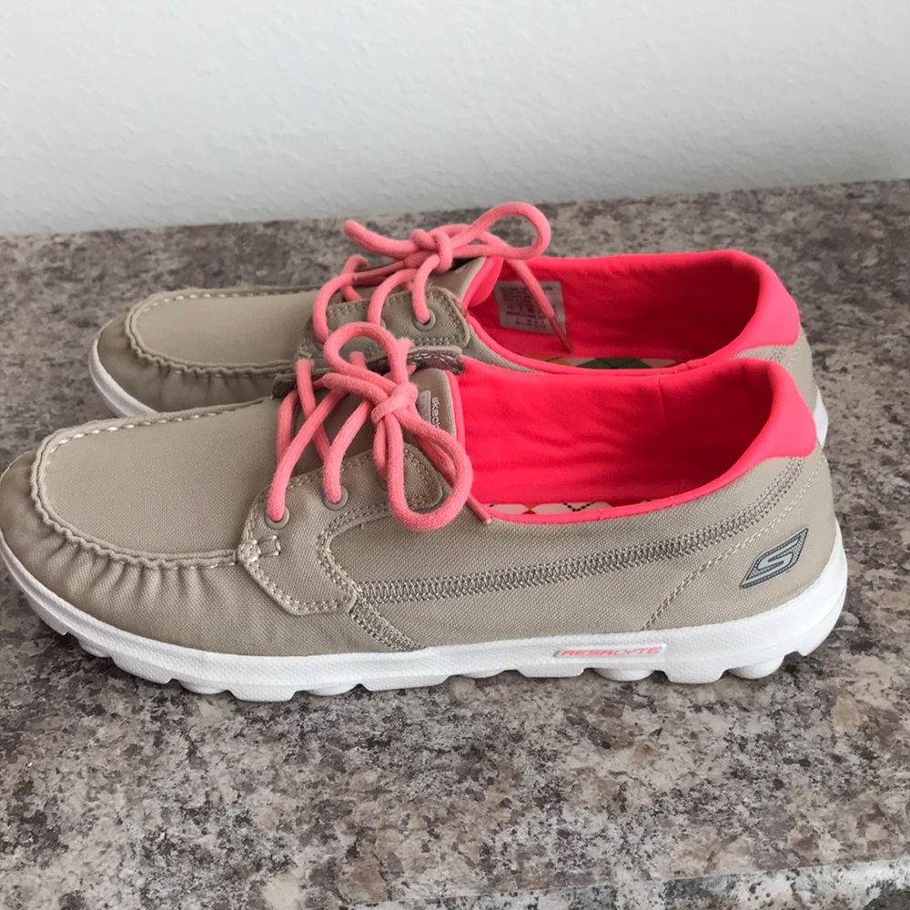 Sketchers Flats - Picture 7 of 8
